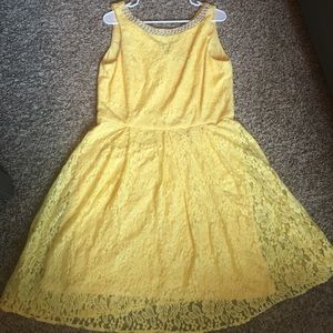 💕💕$10-Yellow lace fit and flare dress
